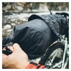 Topeak Backloader Sadeltaske 6 L 13 Topeak Backloader Sadeltaske 6 L -Cykler Salgsbutik TBPBL1B Topeak Backloader Sadeltaske 6L 4